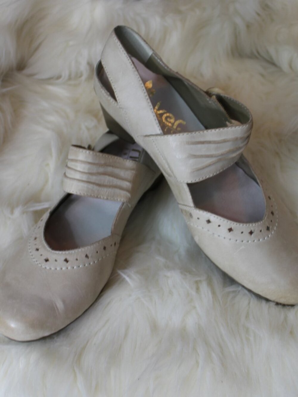 Rieker   beige Leather open back  Shoes size 39/ US 8